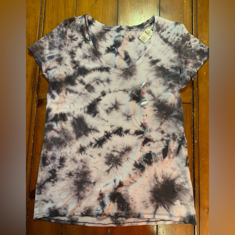 PINK women’s t-shirt, NWT